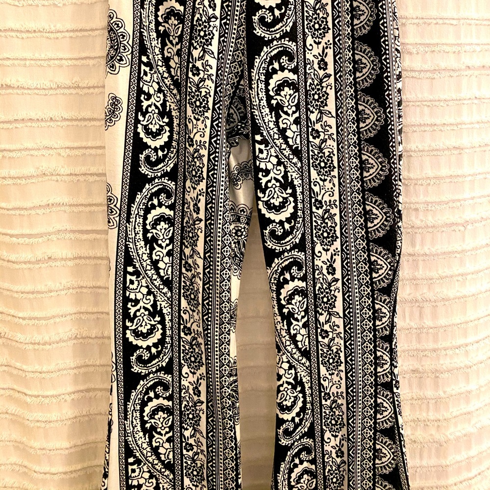 Pattern Flare Pants - Picture 4 of 5